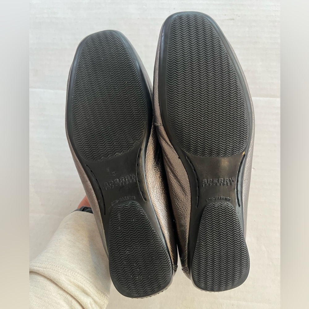 Sperry Topsider Metallic boat shoes flats silver with tassel EUC size 7 - Picture 6 of 10